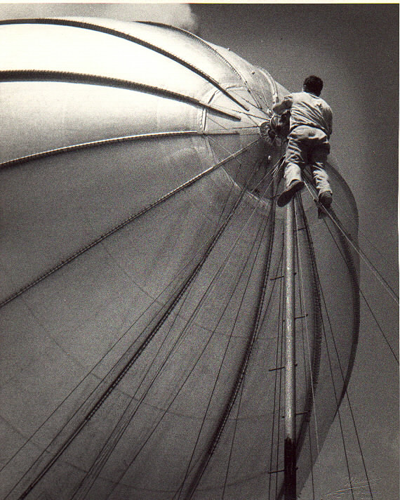 Blimpman.JPG 180.1K